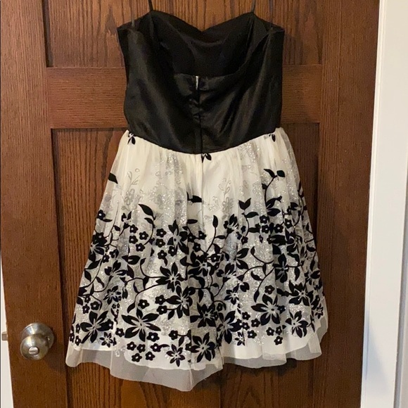 Strapless Black and White Sparkly Homecoming Dress - Picture 4 of 5